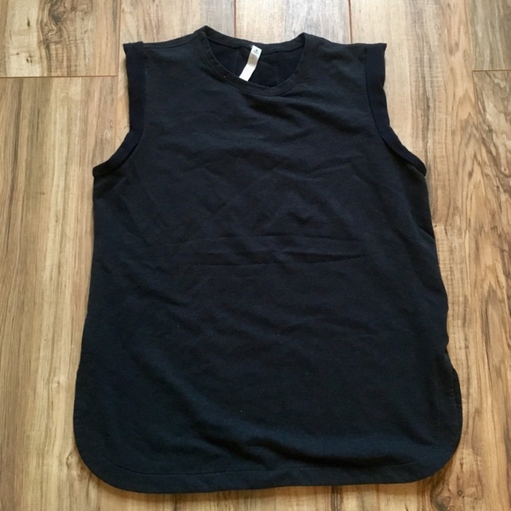 Gently used lululemon tank top